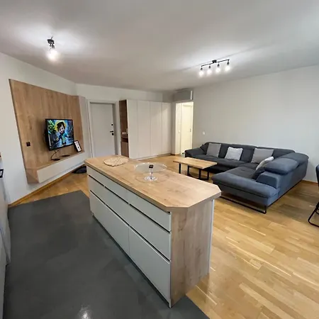 Apartment Freesia With Underground Parking